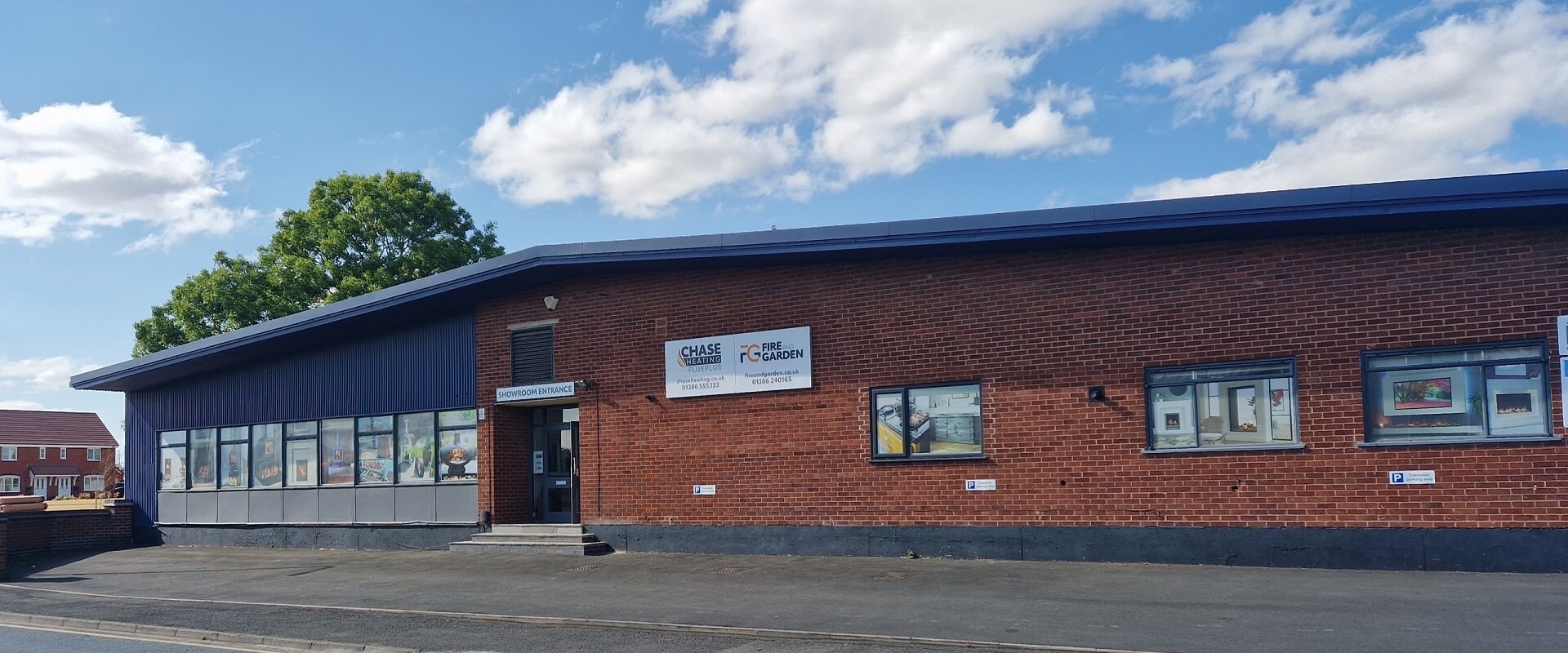 banner-chase_heating_showroom